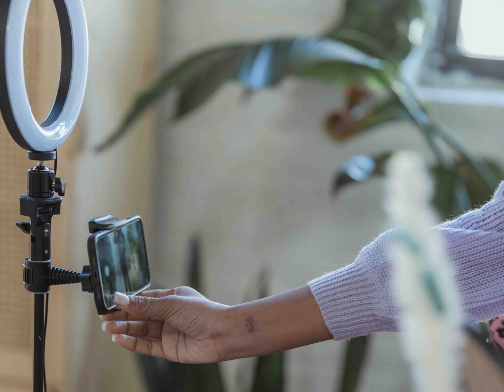 Budget Video Tips for Beginners: A phone being used with an affordable ring light